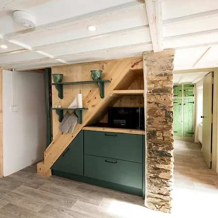 The Old Thatch كيلمور كواي