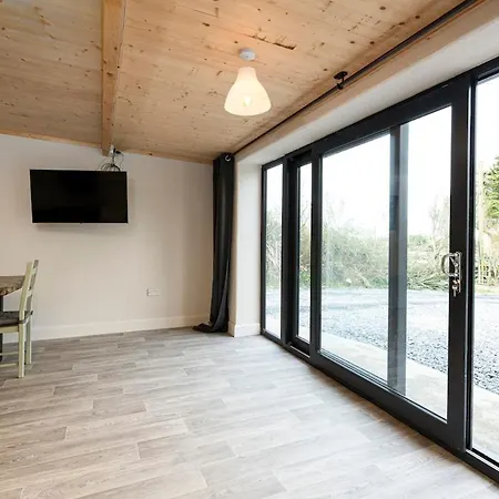 The Old Thatch Дом отдыха